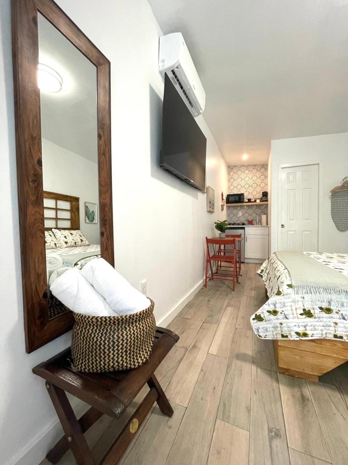 Close To Everything Habitación en casa particular Miami
